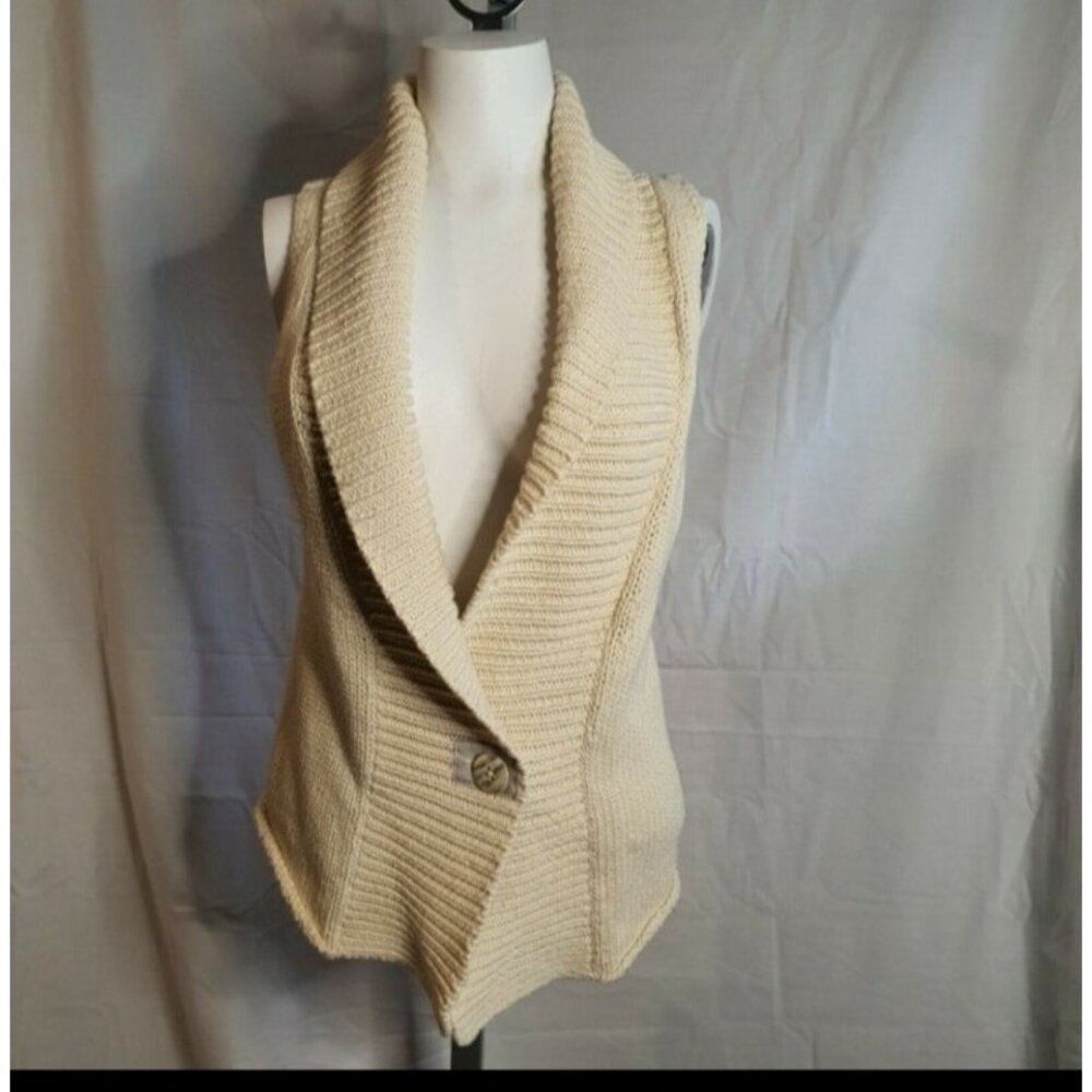 CAbi Knit Cardigan Vest Sz‎ M One Button Sleeveless Ivory Cream Chunky Junior